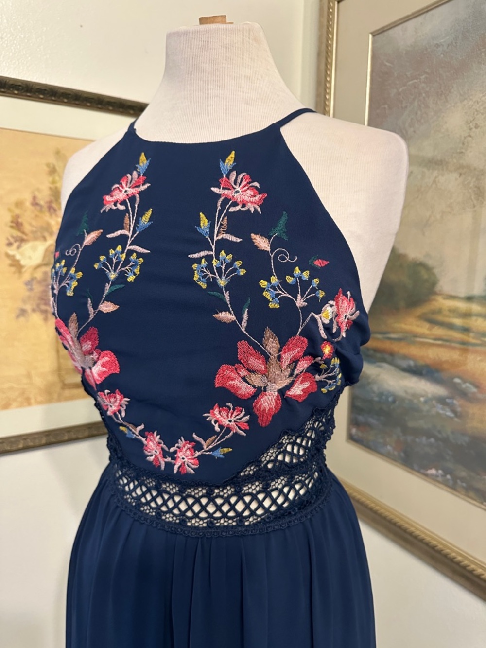 NWT Soieblu Navy Floral/Lace Embroidered Halter Maxi Dress w/Adj Straps -Large - Picture 7 of 15